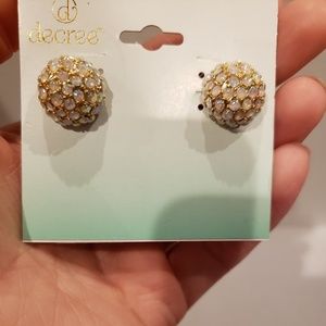 NWT decree half ball stud earrings